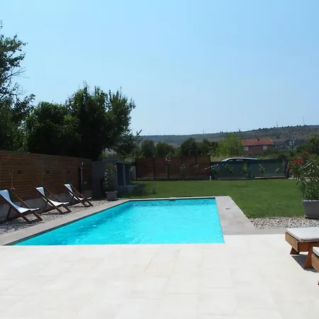 Lara Dom wakacyjny *