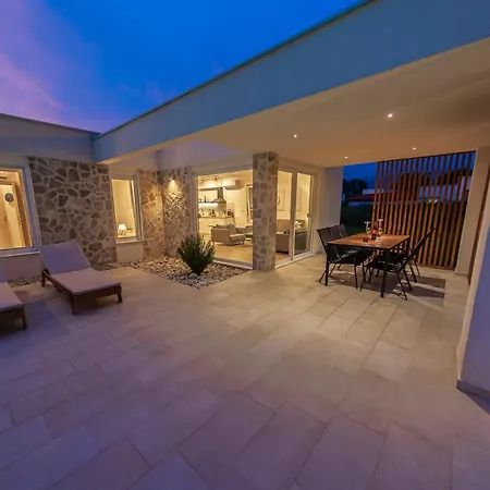 Lara Dom wakacyjny *