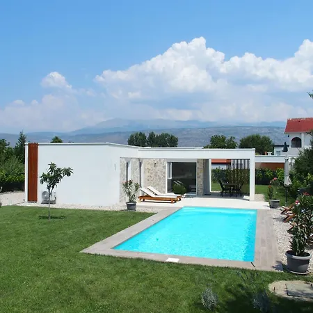 Dom wakacyjny Lara Mostar