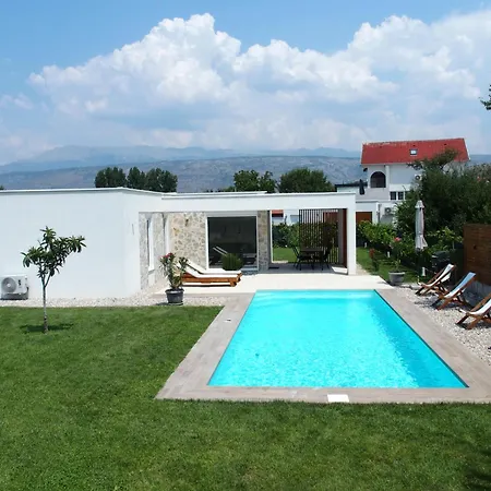 Holiday home Lara