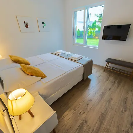 Lara Дом отдыха *